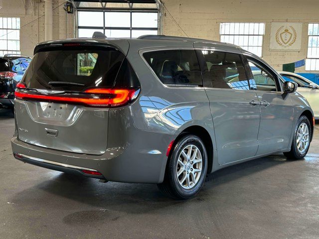 2022 Chrysler Pacifica Touring-L