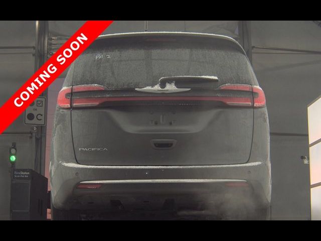 2022 Chrysler Pacifica Touring-L