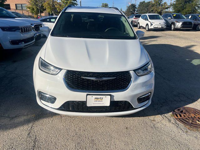 2022 Chrysler Pacifica Touring-L