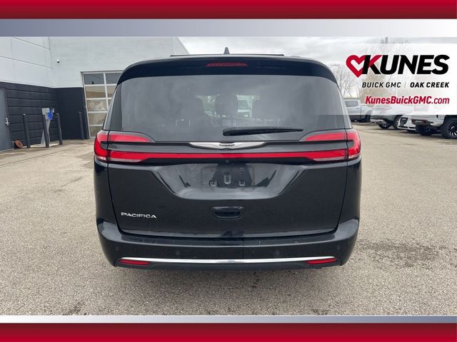 2022 Chrysler Pacifica Touring-L