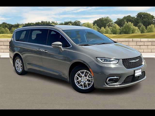 2022 Chrysler Pacifica Touring-L