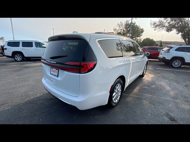 2022 Chrysler Pacifica Touring-L