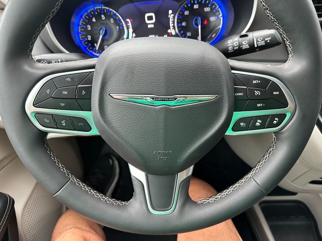 2022 Chrysler Pacifica Touring-L