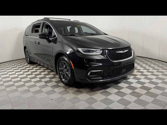 2022 Chrysler Pacifica Touring-L