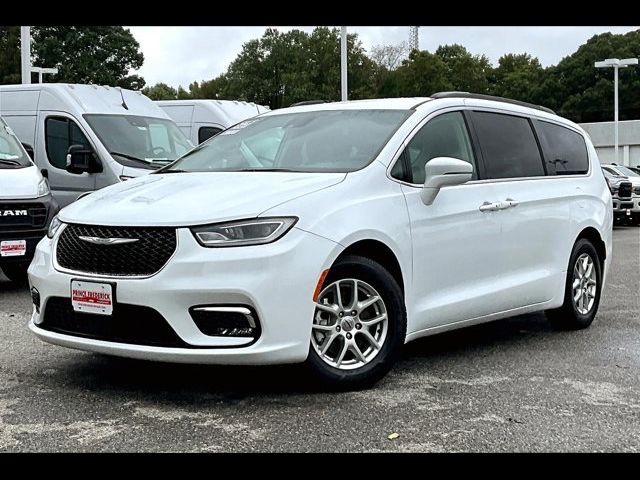 2022 Chrysler Pacifica Touring-L