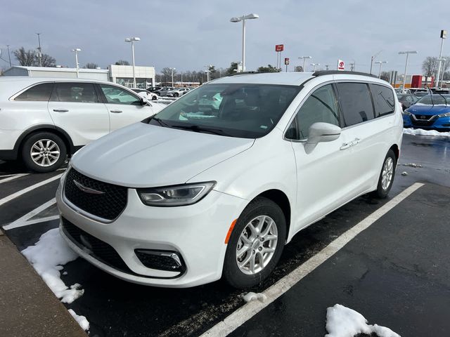 2022 Chrysler Pacifica Touring-L