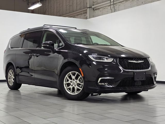 2022 Chrysler Pacifica Touring-L