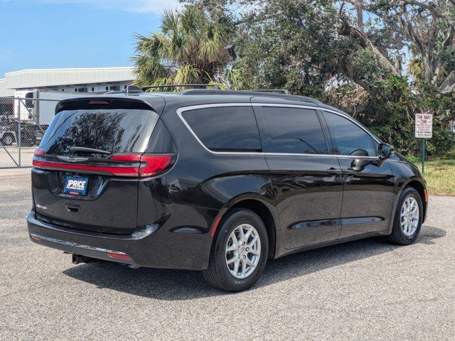 2022 Chrysler Pacifica Touring-L