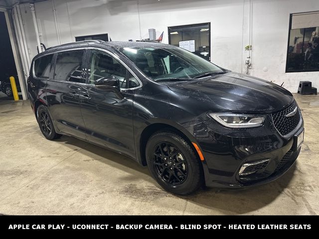 2022 Chrysler Pacifica Touring-L