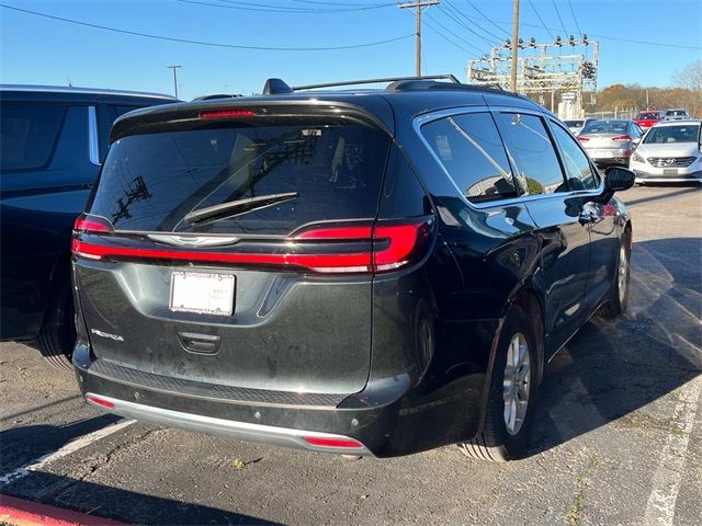 2022 Chrysler Pacifica Touring-L