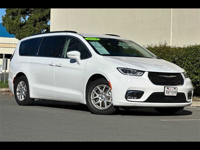 2022 Chrysler Pacifica Touring-L