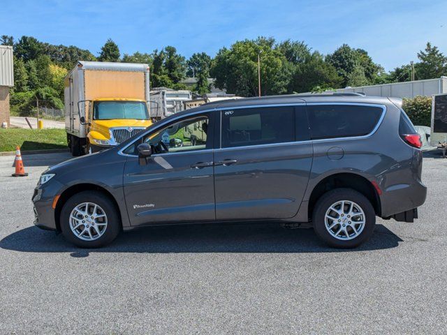 2022 Chrysler Pacifica Touring-L