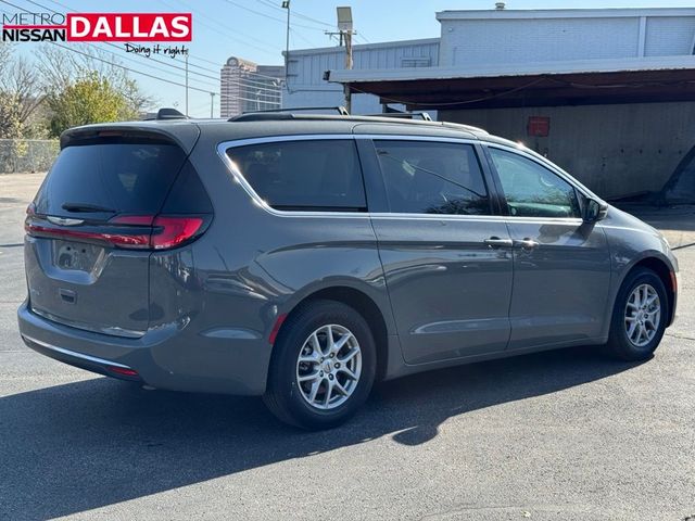 2022 Chrysler Pacifica Touring-L