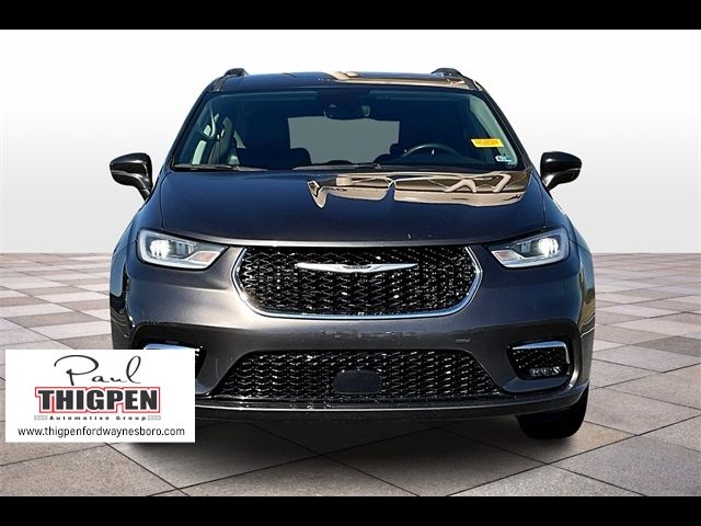2022 Chrysler Pacifica Touring-L