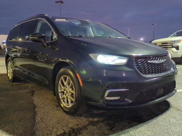 2022 Chrysler Pacifica Touring-L