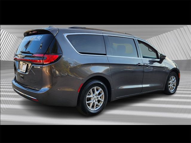 2022 Chrysler Pacifica Touring-L