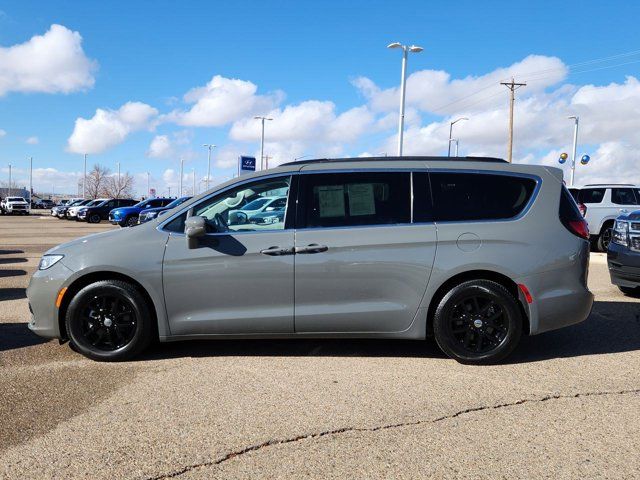 2022 Chrysler Pacifica Touring-L