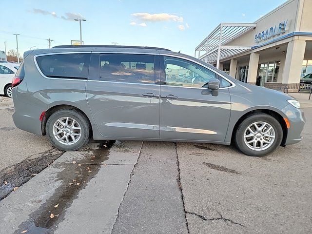 2022 Chrysler Pacifica Touring-L