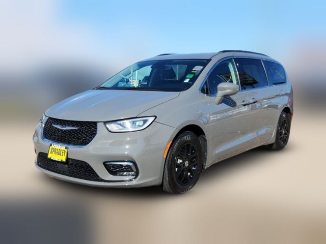 2022 Chrysler Pacifica Touring-L