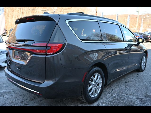 2022 Chrysler Pacifica Touring-L