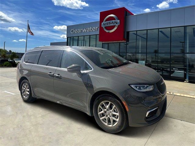 2022 Chrysler Pacifica Touring-L