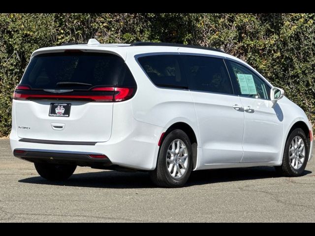 2022 Chrysler Pacifica Touring-L