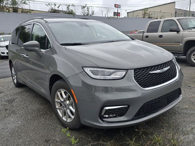 2022 Chrysler Pacifica Touring-L