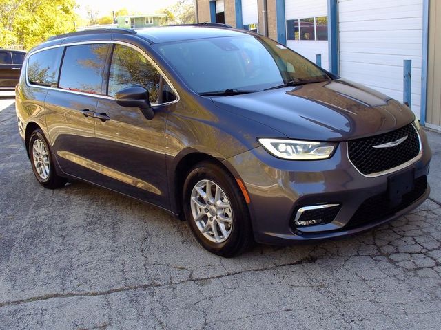 2022 Chrysler Pacifica Touring-L