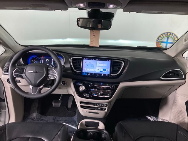 2022 Chrysler Pacifica Touring-L