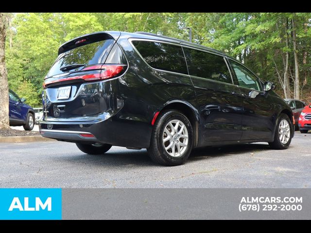 2022 Chrysler Pacifica Touring-L