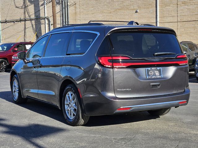 2022 Chrysler Pacifica Touring-L