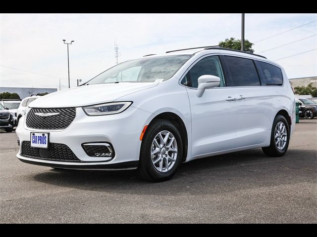 2022 Chrysler Pacifica Touring-L