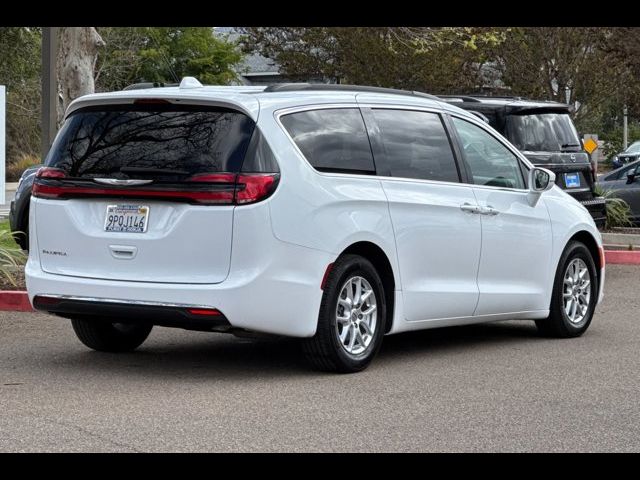2022 Chrysler Pacifica Touring-L