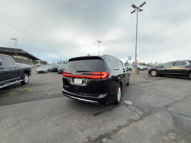 2022 Chrysler Pacifica Touring-L