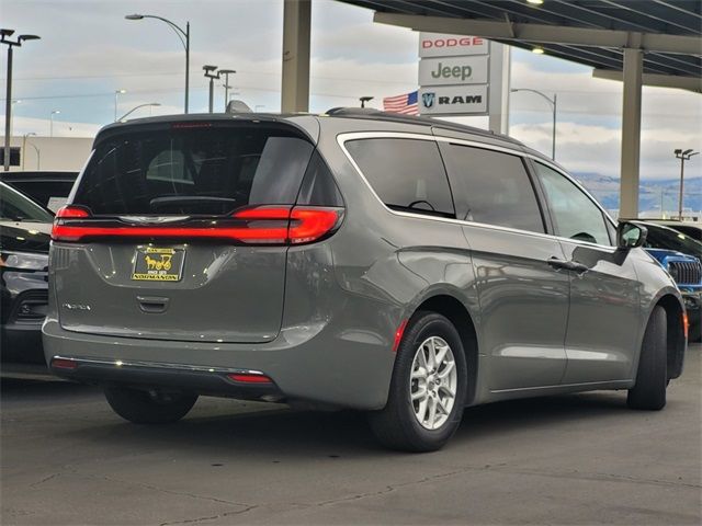 2022 Chrysler Pacifica Touring-L