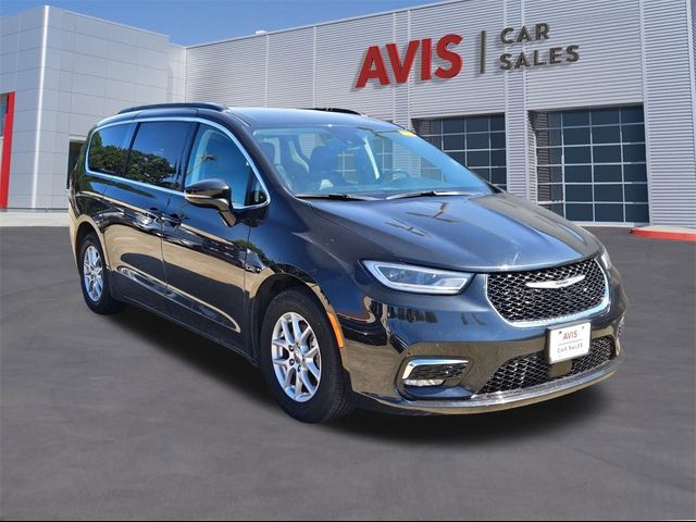 2022 Chrysler Pacifica Touring-L