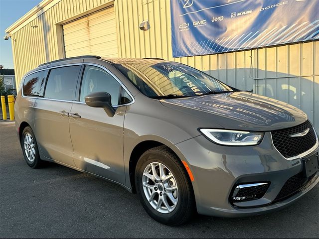 2022 Chrysler Pacifica Touring-L