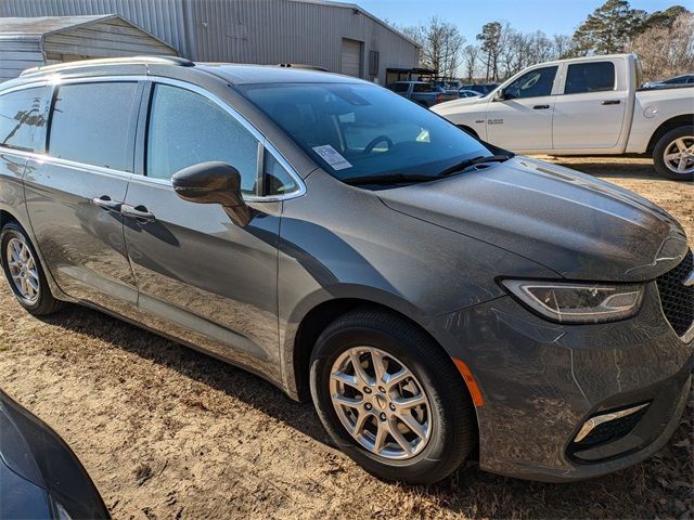 2022 Chrysler Pacifica Touring-L