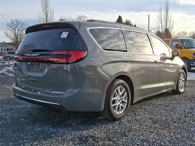 2022 Chrysler Pacifica Touring-L