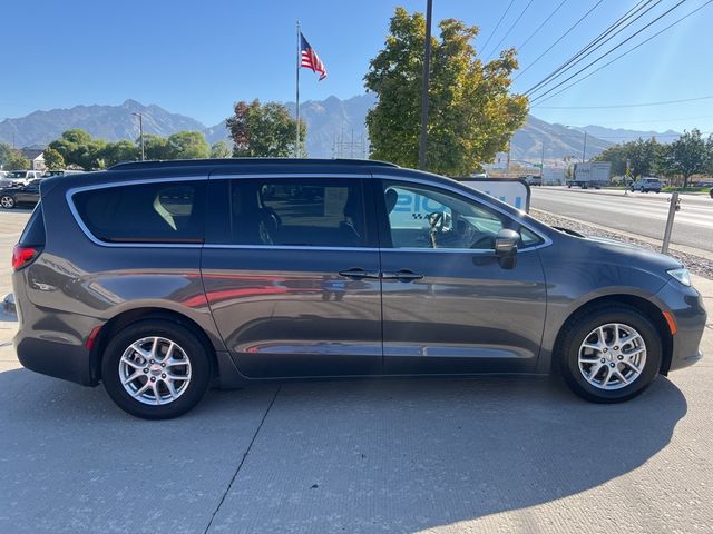 2022 Chrysler Pacifica Touring-L