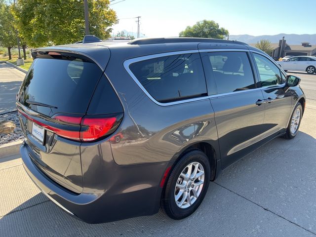 2022 Chrysler Pacifica Touring-L