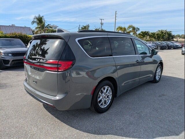 2022 Chrysler Pacifica Touring-L