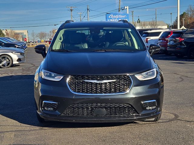 2022 Chrysler Pacifica Touring-L