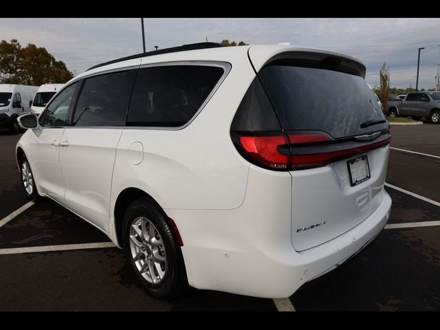 2022 Chrysler Pacifica Touring-L