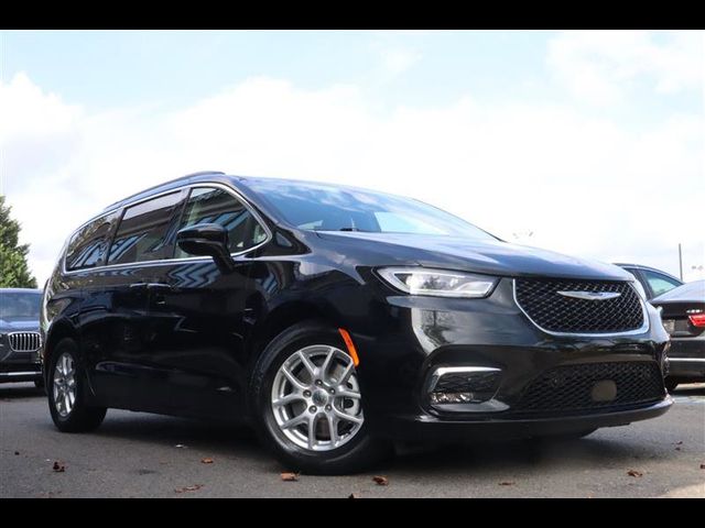 2022 Chrysler Pacifica Touring-L