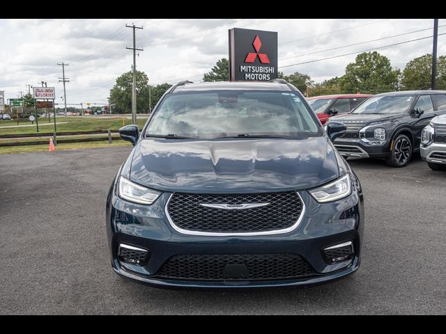 2022 Chrysler Pacifica Touring-L