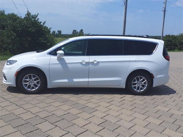 2022 Chrysler Pacifica Touring-L