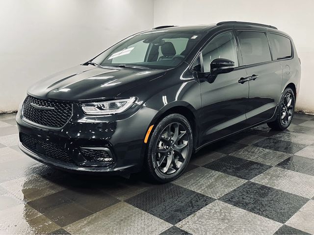 2022 Chrysler Pacifica Touring-L