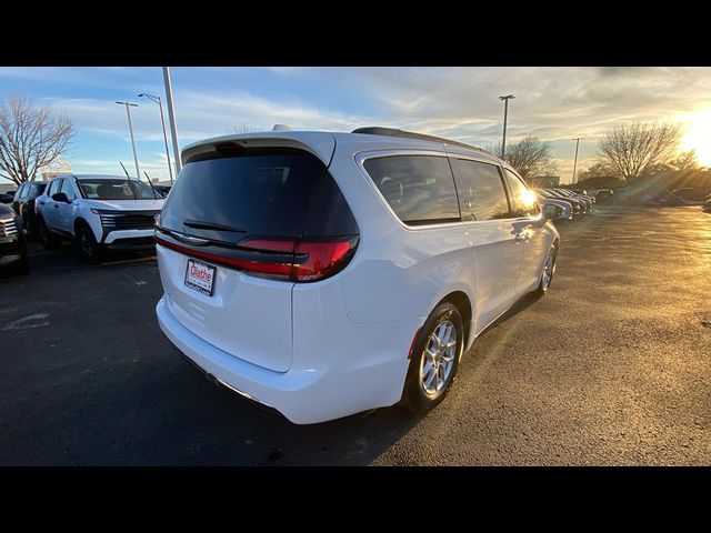 2022 Chrysler Pacifica Touring-L