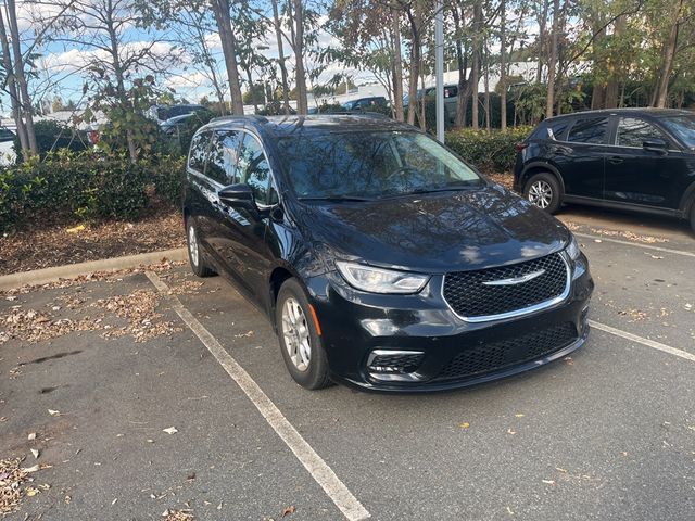 2022 Chrysler Pacifica Touring-L